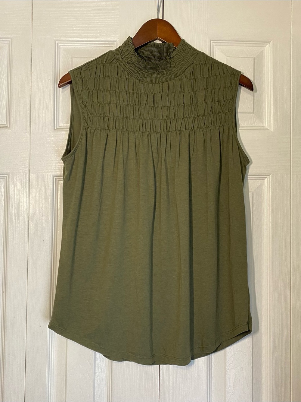 Sundance Everyday Essence Mock Neck Olive Green Sleeveless Top Smocked Size M
